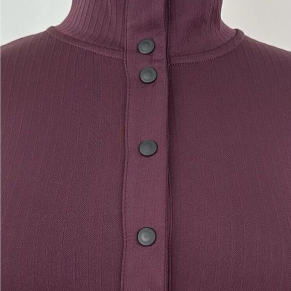 Athleta Flurry Seamless Henley S Spiced Cabernet 1/4 Snap Wicking Fitted - Picture 5 of 6